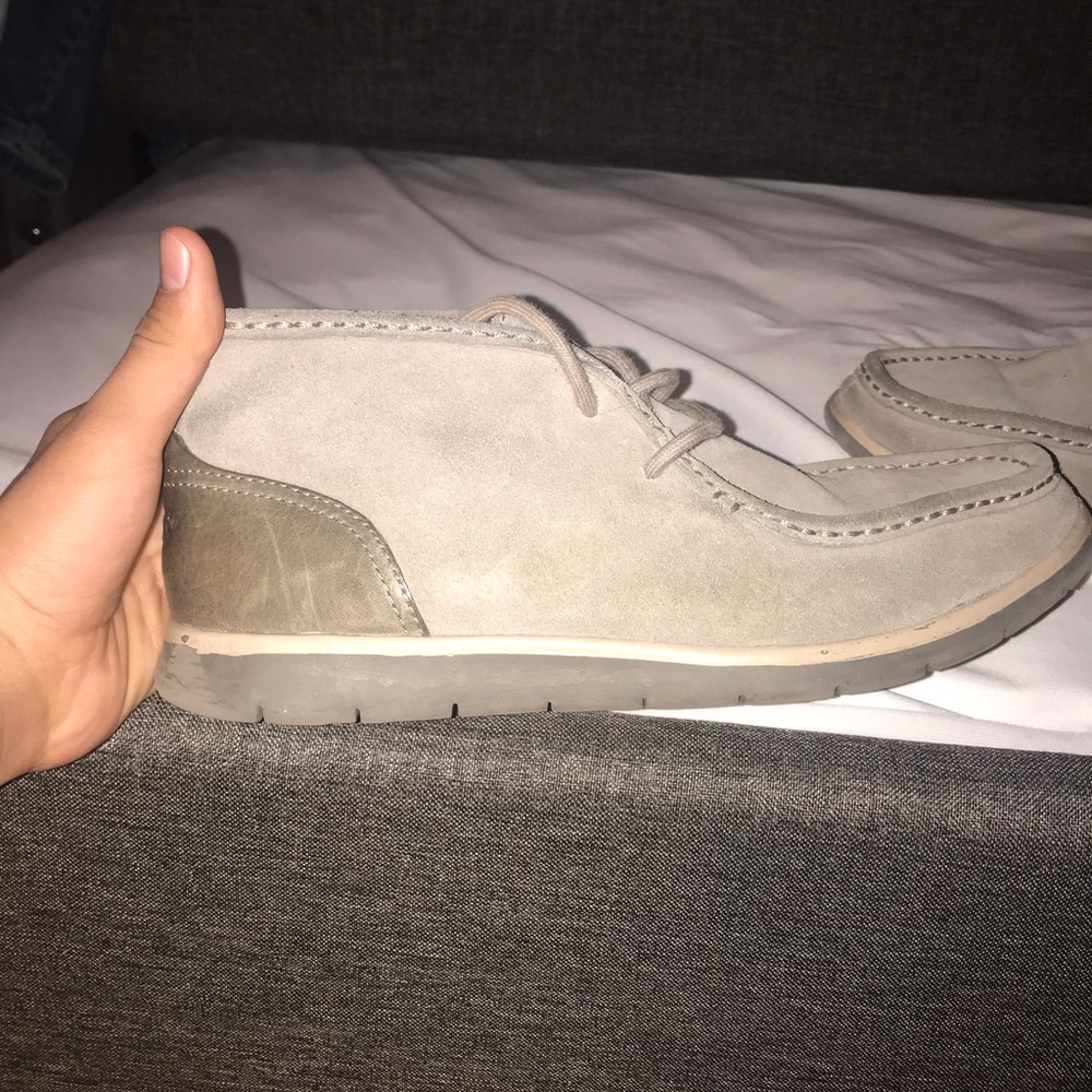 UGGS Men’s - Picture 2 of 7